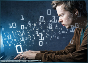 ученик за компьютером