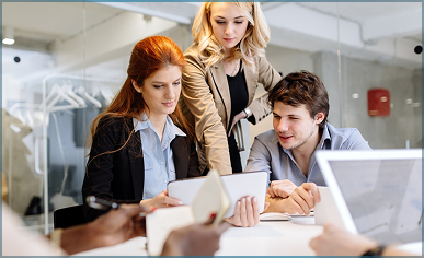 девушка с книгой